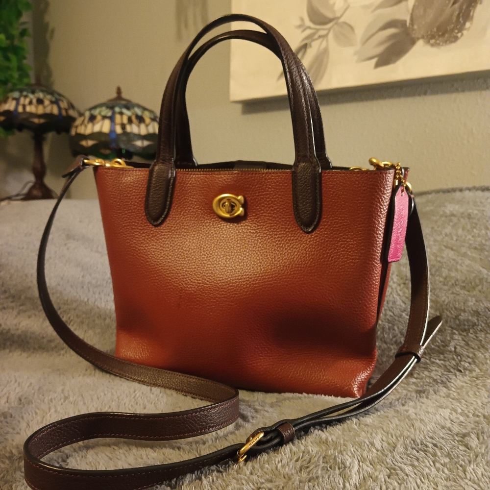 Coach Willow Tote 24 Colorblock in Cherry
